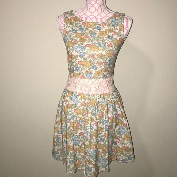 Topshop Dresses & Skirts - Top Shop Scoop neck floral button back dress